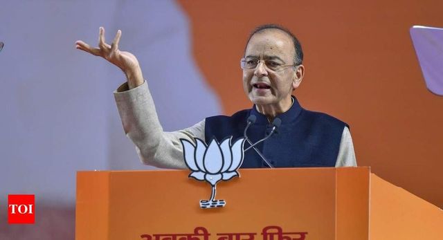 After Rahul’s Middleman Charge Against PM, Jaitley Asks How Many Lies to Sustain Sinking Dynasty