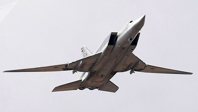 Un bombardier rus Tu-22M s-a prăbușit la aterizare