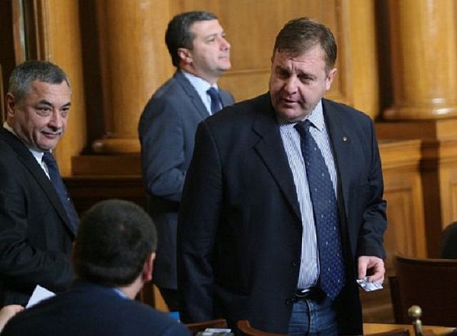 ″Демократична България” е против етническото напрежение, разпалвано от властта