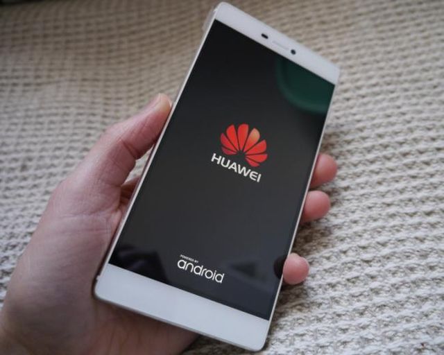 Procurorii americani investighează Huawei pentru furt de secrete comerciale