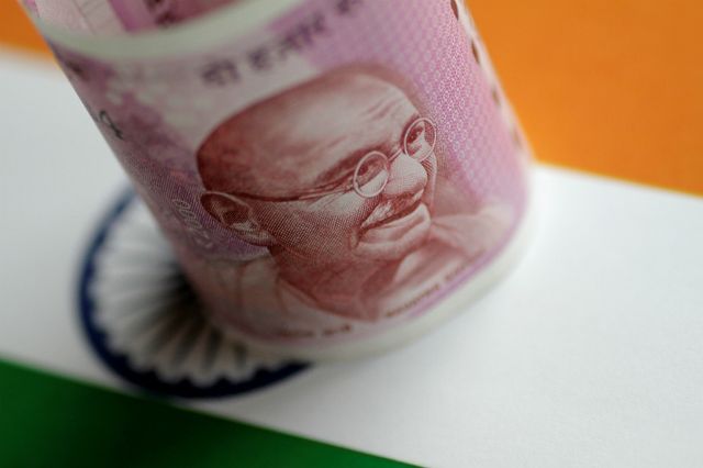 Rupee Edges Lower To Close At 71.28 Against Dollar