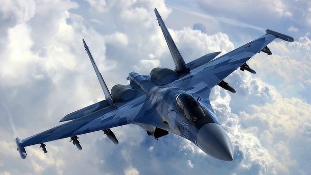 Rusia desfășoară avioane de luptă în Crimeea pe fondul tensiunilor cu Ucraina