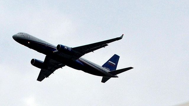 Летевший в Белгород самолет совершил вынужденную посадку во Внуково