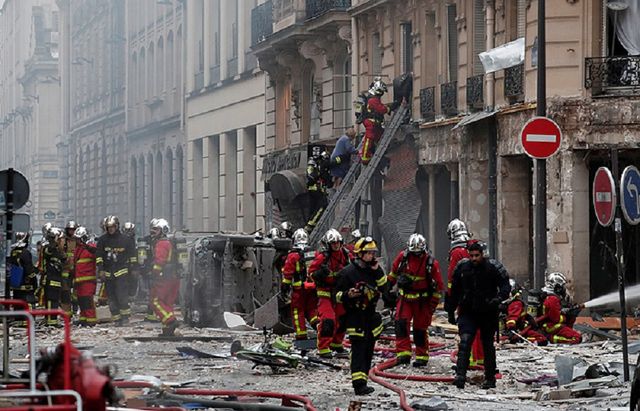Опубликованы фото с места взрыва в центре Парижа