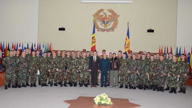 41 de militari, care timp de jumătate de an s-au aflat într-o misiune de pacificare în Kosovo, au revenit acasă
