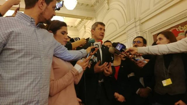 Barna: Îi cerem premierului să nu introducă “taxa pe lăcomie”; aruncă România în criză