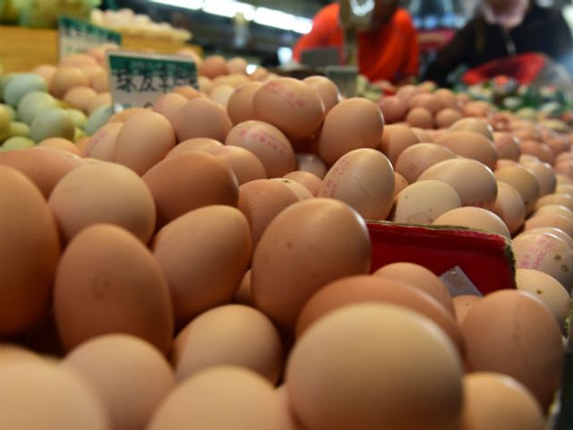 Производитель объяснил фасовку яиц по девять штук