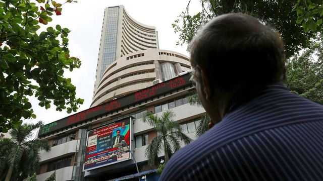 Sensex Cracks 550 Points as Investors Turn Jittery Over Exit Polls Predictions