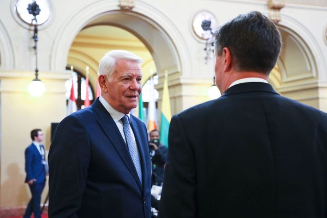Meleșcanu a anunțat că România sprijină negocierile Muntenegru și Serbia cu UE