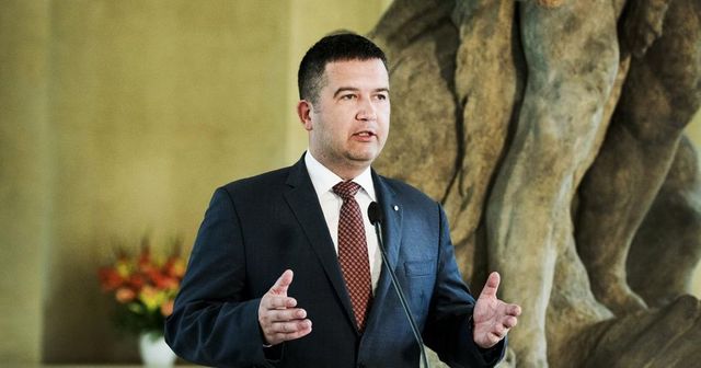 Hamáček má velkou šanci obhájit post předsedy ČSSD, získal nominaci většiny krajů