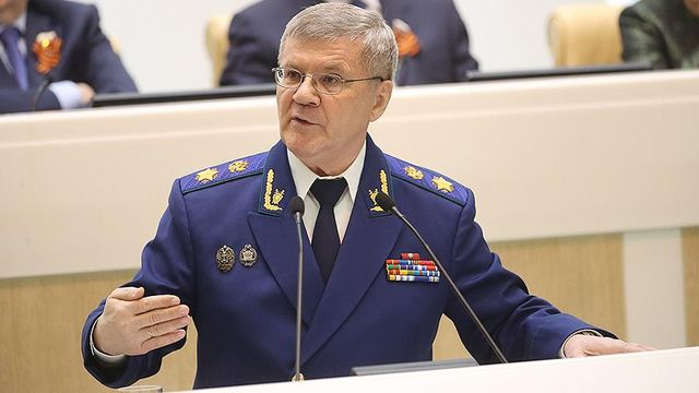 Чайка попросил в разы поднять зарплаты прокуроров