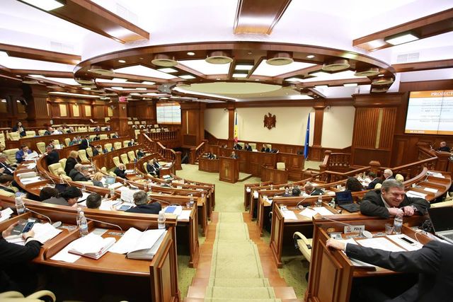 Proiectele de lege asupra cărora Guvernul și-a asumat răspunderea au fost înregistrate în Parlament