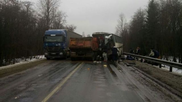 Un autobuz cu moldoveni s-a ciocnit cu un camion în Rusia