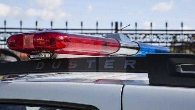 Polițiști amenințați cu cuțitul, la Buiucani