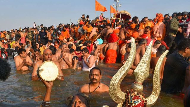 Kumbh mela: devotees throng Sangam for holy dip on Paush Purnima