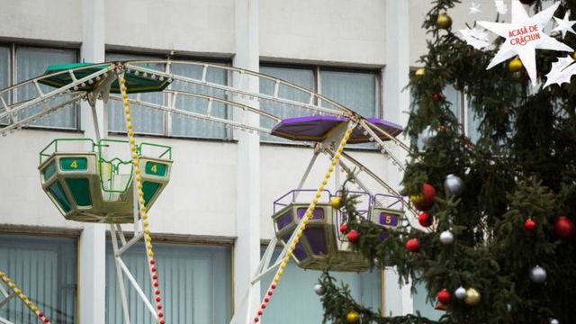Дед Мороз прибыл в Молдову на открытие Рождественской ярмарки
