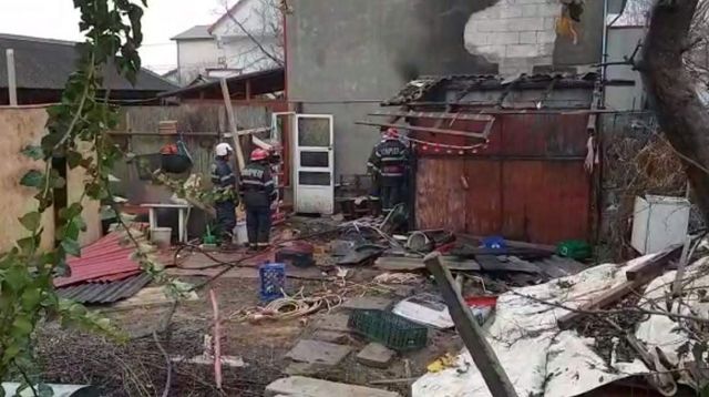 Explozie urmată de incendiu la o magazie din Costinești. Un bărbat a murit