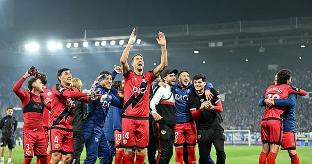 El Rayo, héroe nacional, otorga la quinta plaza de Champions al fútbol español