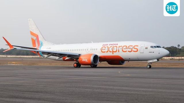 Passenger on Bengaluru-Varanasi flight tries to enter cockpit mid-air