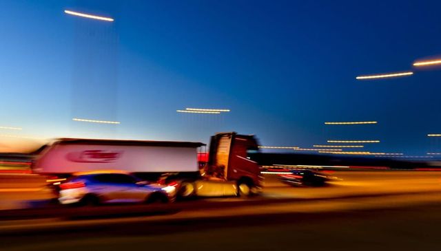 Tüntetésre hívták a fuvarozókat, nincs megállapodás Lázár János minisztériumával