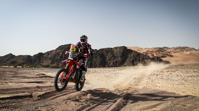 La cuarta etapa del Dakar, en directo, con Sainz, Roma, Canet y Schareina