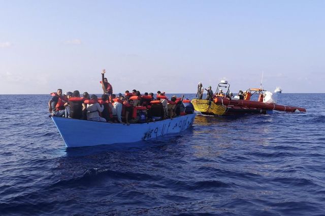 Cauzione per i migranti. Da 2.500 a 5.000 euro