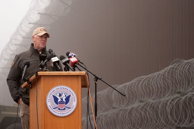 Zar dei confini promette di riportare 'legge e ordine' a Minneapolis