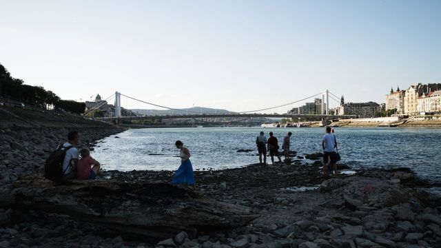 Történelmi mélypontra süllyedt a Duna vízállása Budapestnél