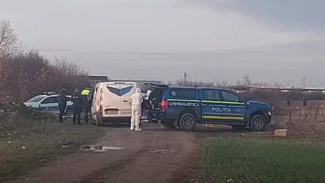 Cadavru carbonizat găsit într-o mașină abandonată, în Oradea