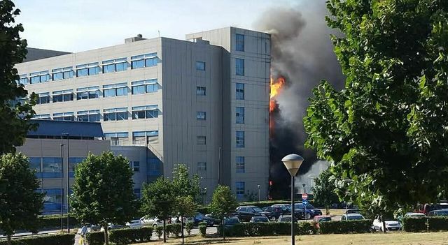 Fiamme all'ospedale del Mare di Napoli, paura ma nessun ferito