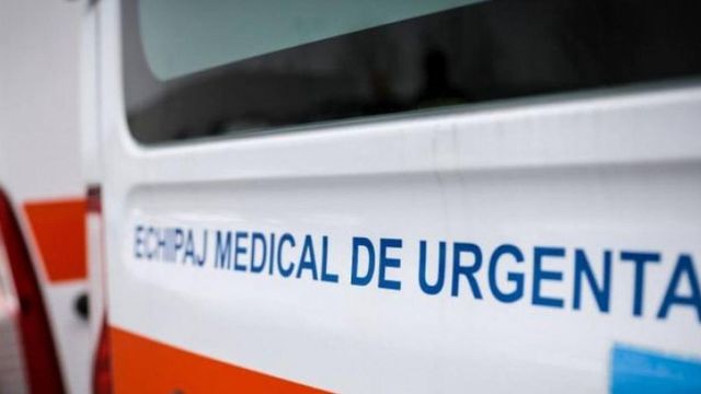 O fată de 14 ani s-a înecat în bazinul din curtea casei