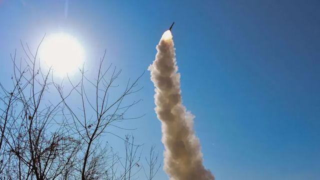 Corea Nord annuncia di aver testato missile con supertestata, ma Seul smentisce