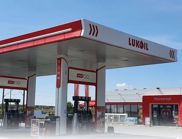 Benzinăriile Lukoil vor fi deschise până în luna aprilie