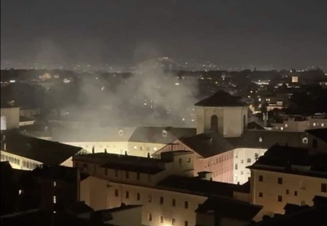 Protesta nel carcere di Regina Coeli a Roma, incendiati alcuni materassi