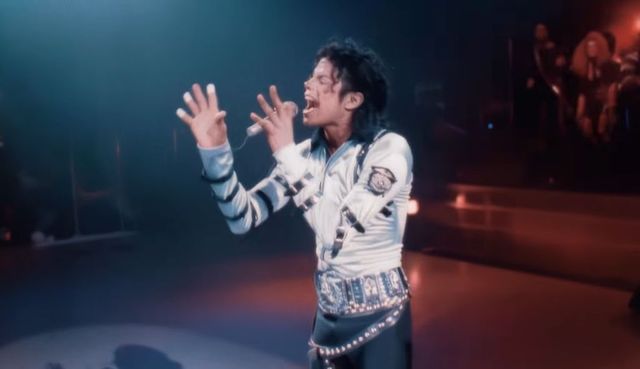 Patru frați susțin că au fost abuzați în copilărie de către Michael Jackson