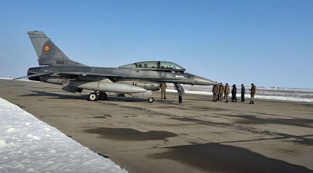 Un tânăr pilot militar a murit, la baza aeriană Borcea, după ce a încercat să salveze un câine căzut într-un bazin cu apă