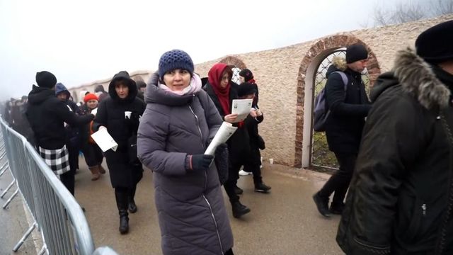 Canonizarea lui Arsenie Boca: Zeci de pelerini au leșinat la Mănăstirea Prislop