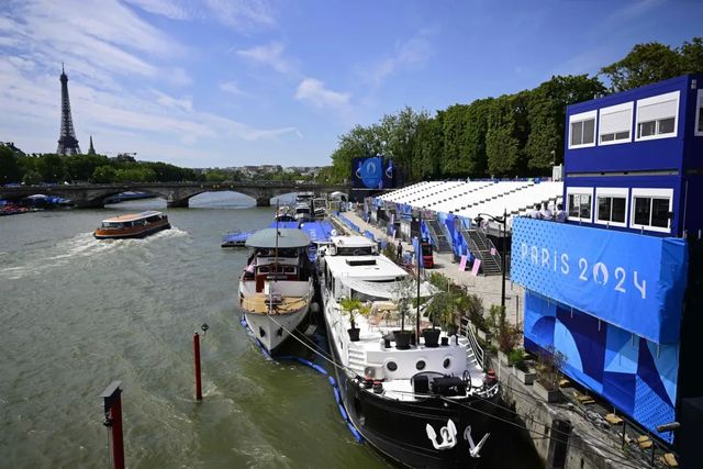 Antrenamentul de triatlon - înot, anulat pentru a doua zi din cauza poluării din Sena