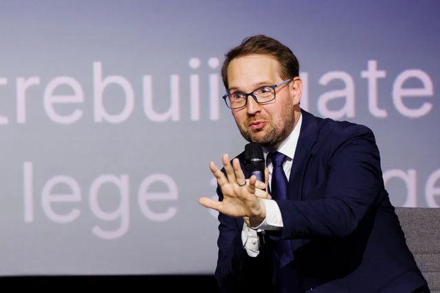 Dominic Fritz: Veștea va ajunge premier doar pupând inelul lui Simion