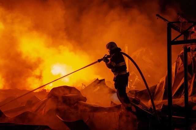 Raid russi nella notte sulla regione di Kiev, almeno 15 morti e circa 20 feriti