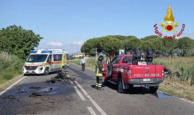 Grosseto, tragico frontale tra due auto: morti 2 militari dell'Aeronautica