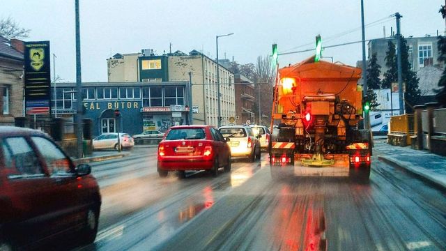 Riasztást adtak ki ónos eső veszélye miatt