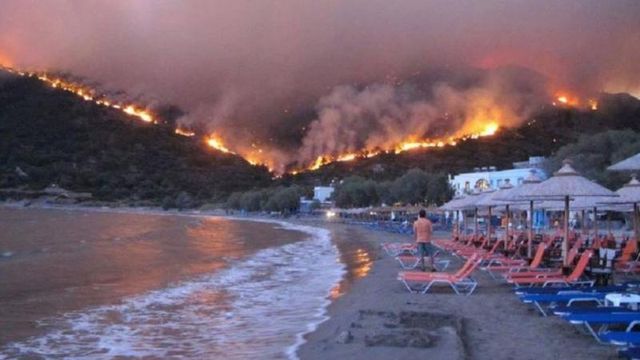 Cod roșu de incendii în Grecia. Parcurile sunt închise, serviciile de urgență sunt în alertă maximă