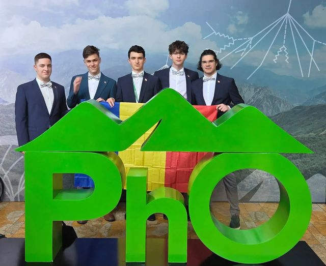 5 elevi români au câștigat două medalii de aur și trei de argint la Olimpiada Internațională de Fizică