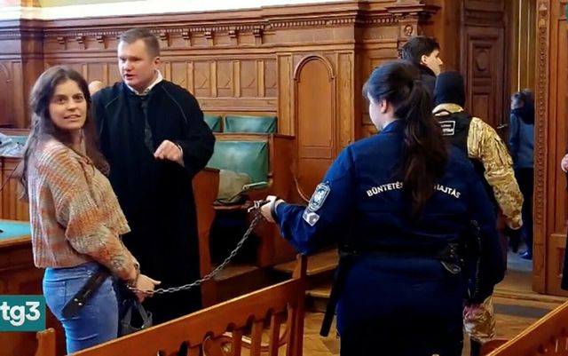 O italiancă a fost adusă în lanțuri într-un tribunal ungar