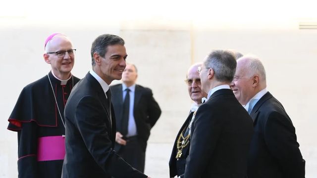 Arranca la audiencia de Sánchez con el Papa en el Vaticano