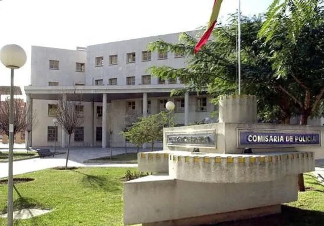 Apuñalamiento en Málaga: un 'encontronazo' a la salida de un bar y un Mercedes blanco a la fuga