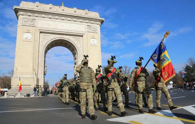 Repetiție generală pentru Parada Militară Națională, sâmbătă, la Arcul de Triumf