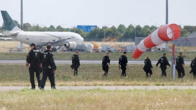 Трети дрон с военен експлозив хексоген открит на летището в Лайпциг