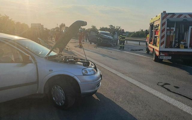 Șapte victime în urma unui accident cu cinci mașini pe Autostrada A1, aproape de București